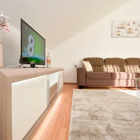 Apartment Rafaela Vrsi