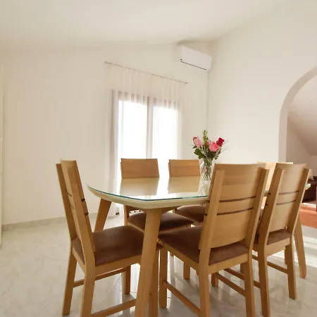 Rafaela Apartment