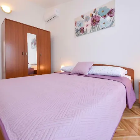 Apartment Rafaela *