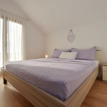 Rafaela Apartment Vrsi