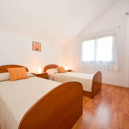 Rafaela Apartment *
